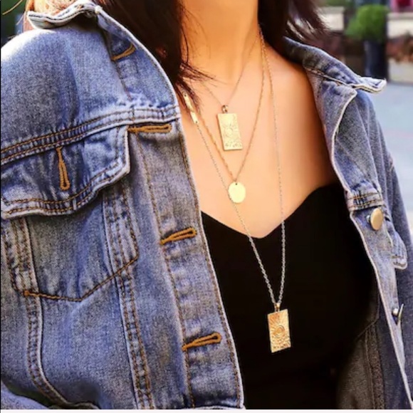 Brandy Melville Jewelry - LAST ONE SALE Triple Layer Sunset Pendant Necklace